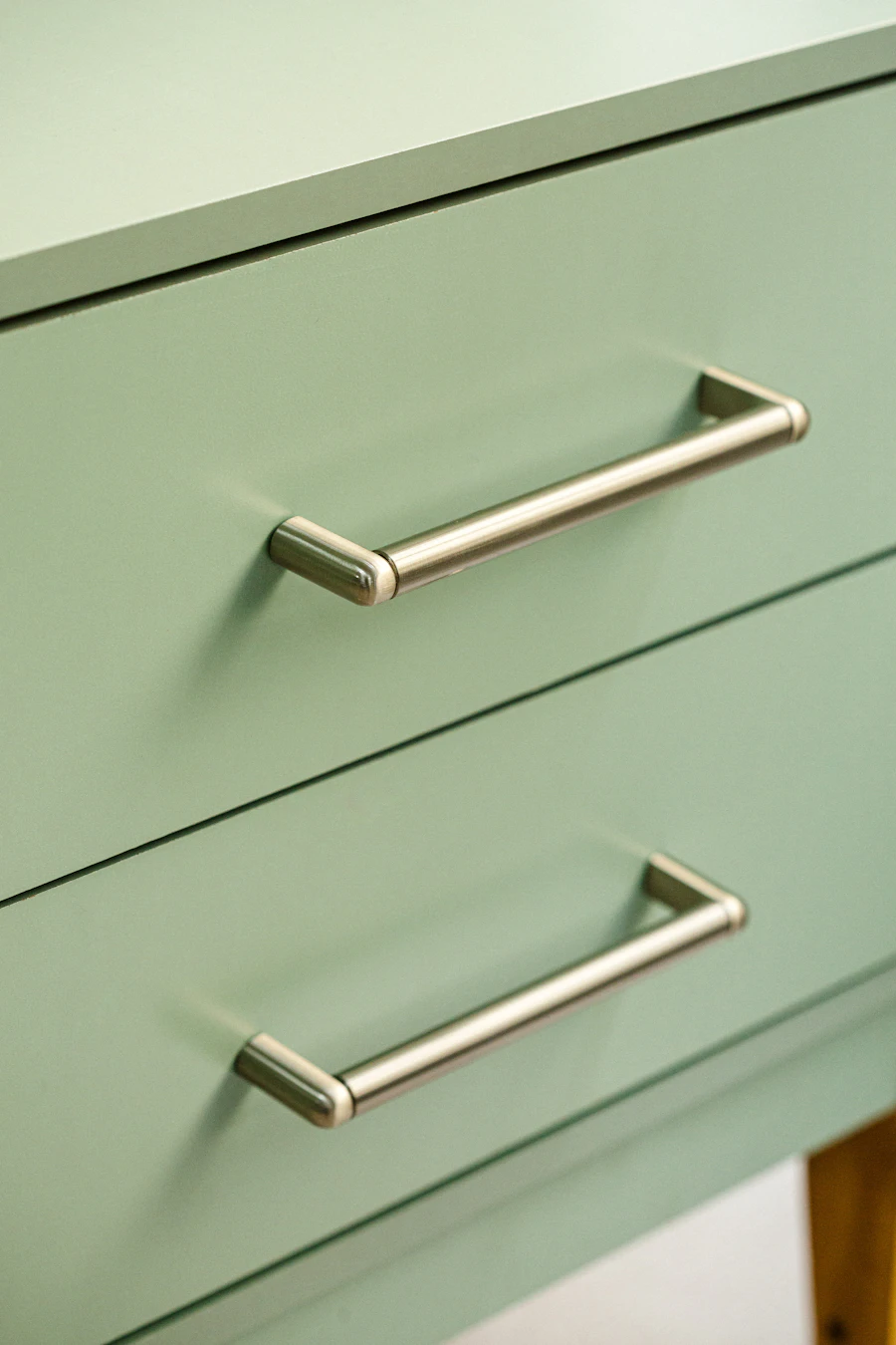 Bar pulls on drawers